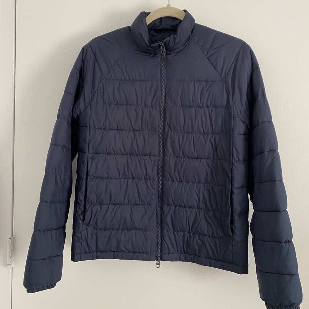 Everlane navy blue puffer jacket